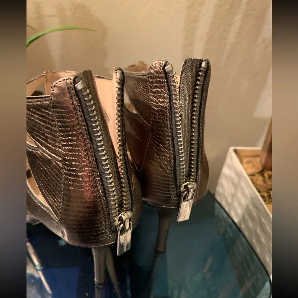 Michael Michael Kors Mavis Heel - Picture 16 of 16